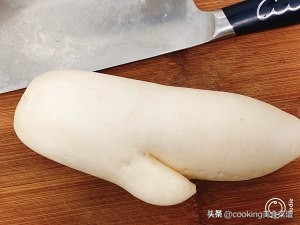春季养生菜谱，白萝卜鸭架汤，做法简单，美味营养，适合春天