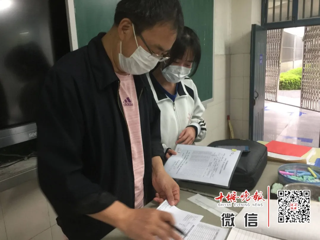 今天开学！刚刚在十堰这些学校拍下，这一幕等了太久