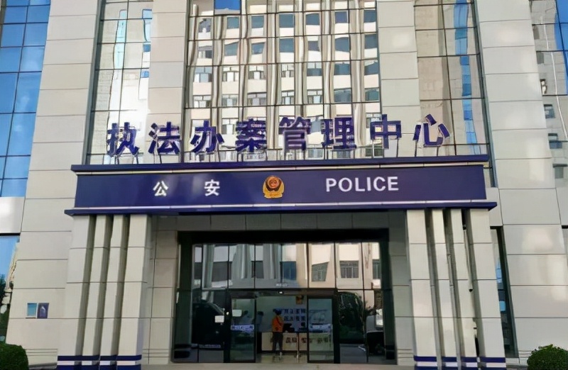 学校领导威胁老师，甚至有侮辱老师的行为，这都算是“校园欺凌”