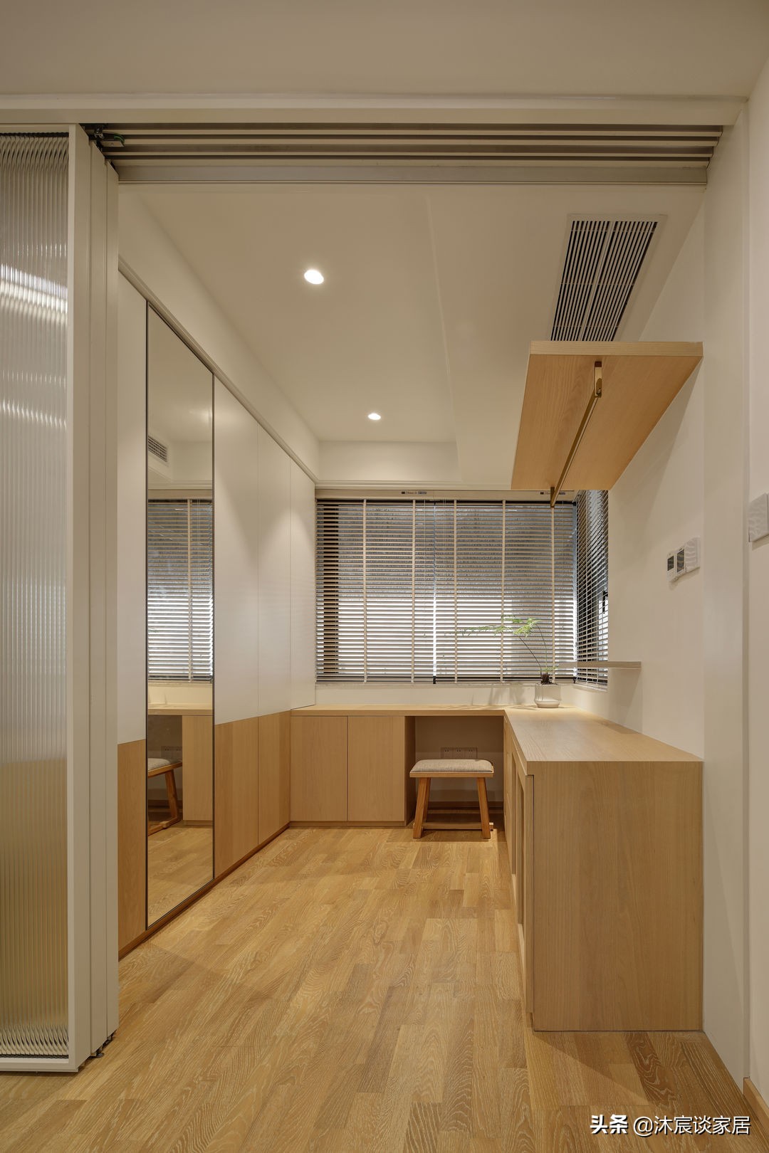 她让客厅功能多元化，值得借鉴，全屋温馨大方，真不愧是装修样板