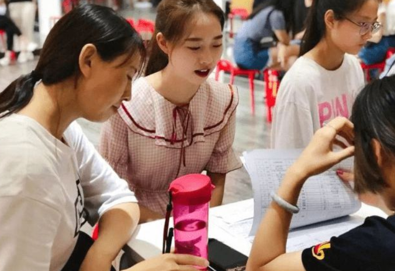 各地高考分数线（2021各地高考分数线出炉）