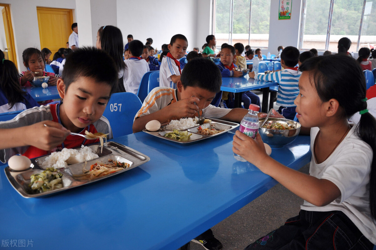 学校托管服务一定是刚需，切勿盲目跟风，兼顾孩子的身体心理状态