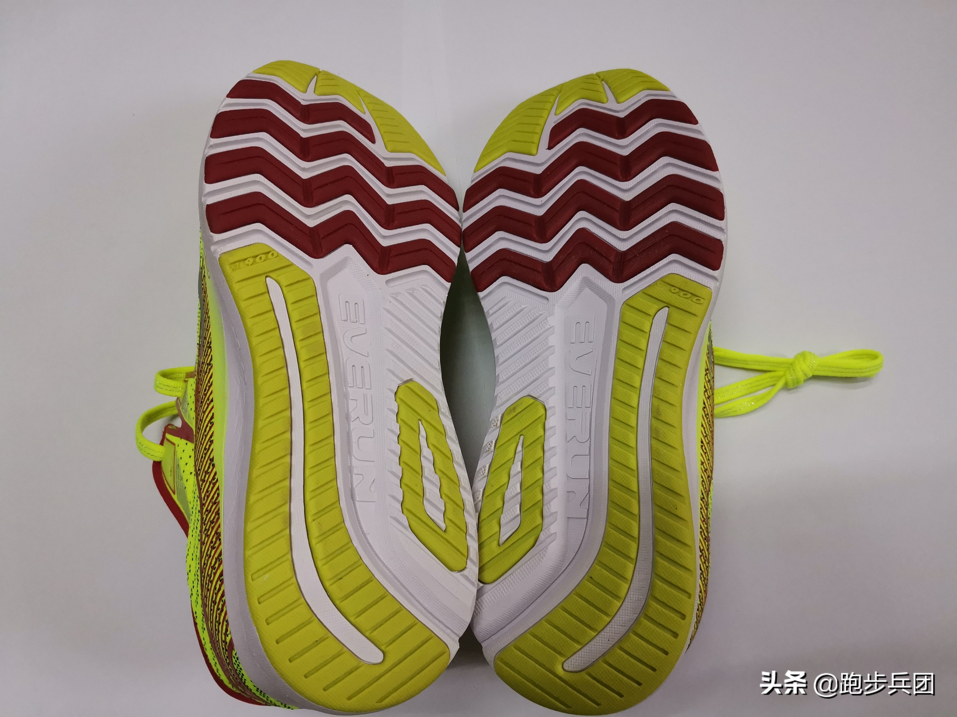 看看一个理工男是如何写跑鞋的实测报告
