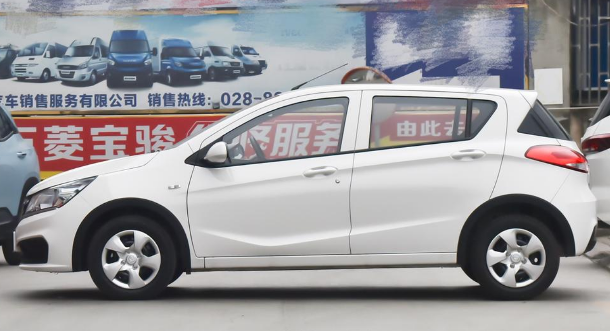 宝骏310最低价多少钱五万超值小车