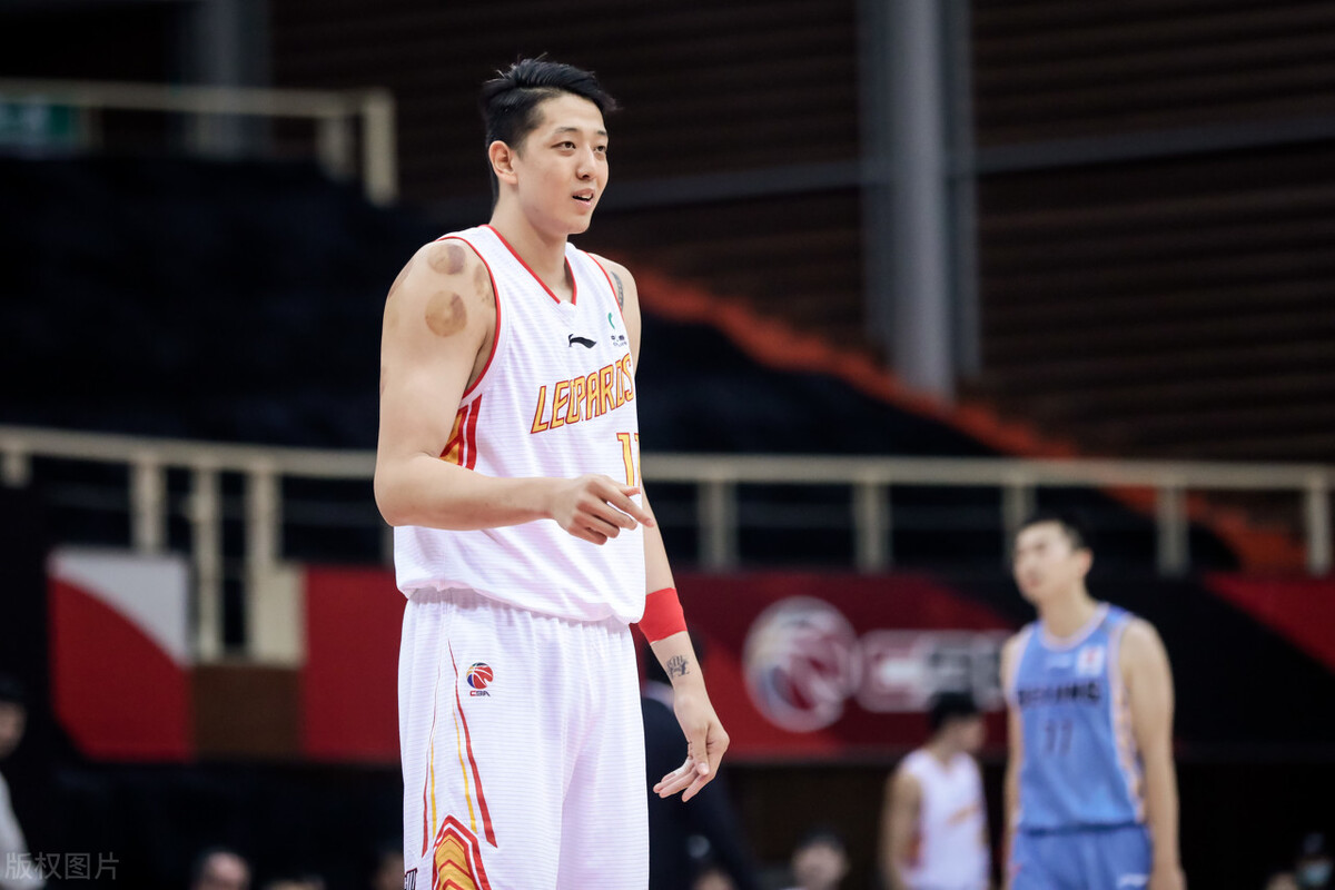 2018为什么cba停赛(CBA球员禁赛有内幕？媒体人：这是某俱乐部偷鸡不成蚀把米的故事)