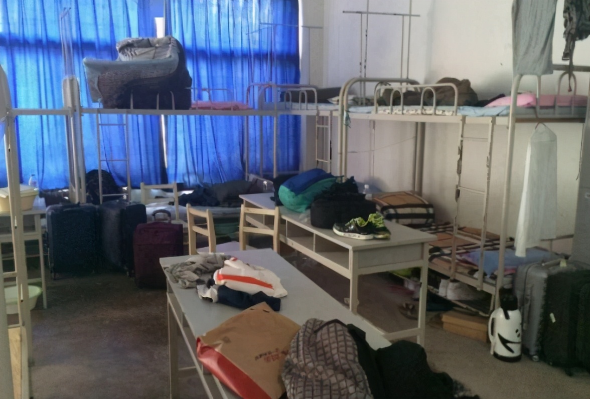 黑龙江大学宿舍（因寒碜出名的大学宿舍）