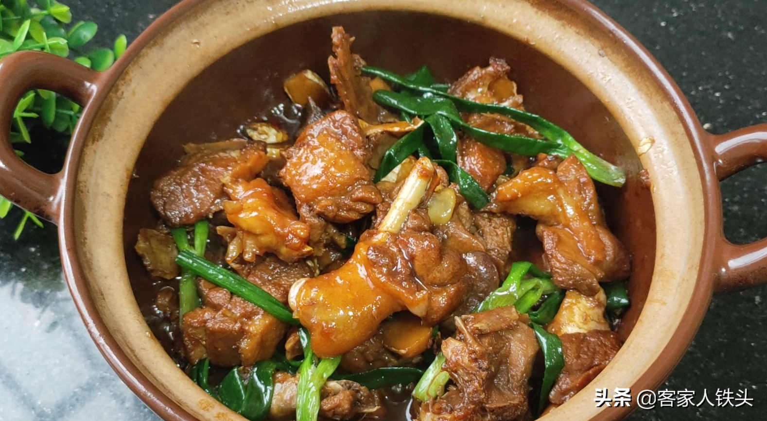 广式麻油鸭，广东人百吃不腻的一道家常菜，喷香不油腻，越吃越爱