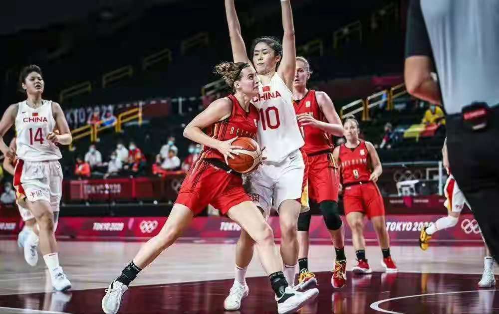 东京奥运会女篮八强是哪些国家(FIBA最新奥运八强实力榜：中国女篮排第三，仅次于美国和日本)