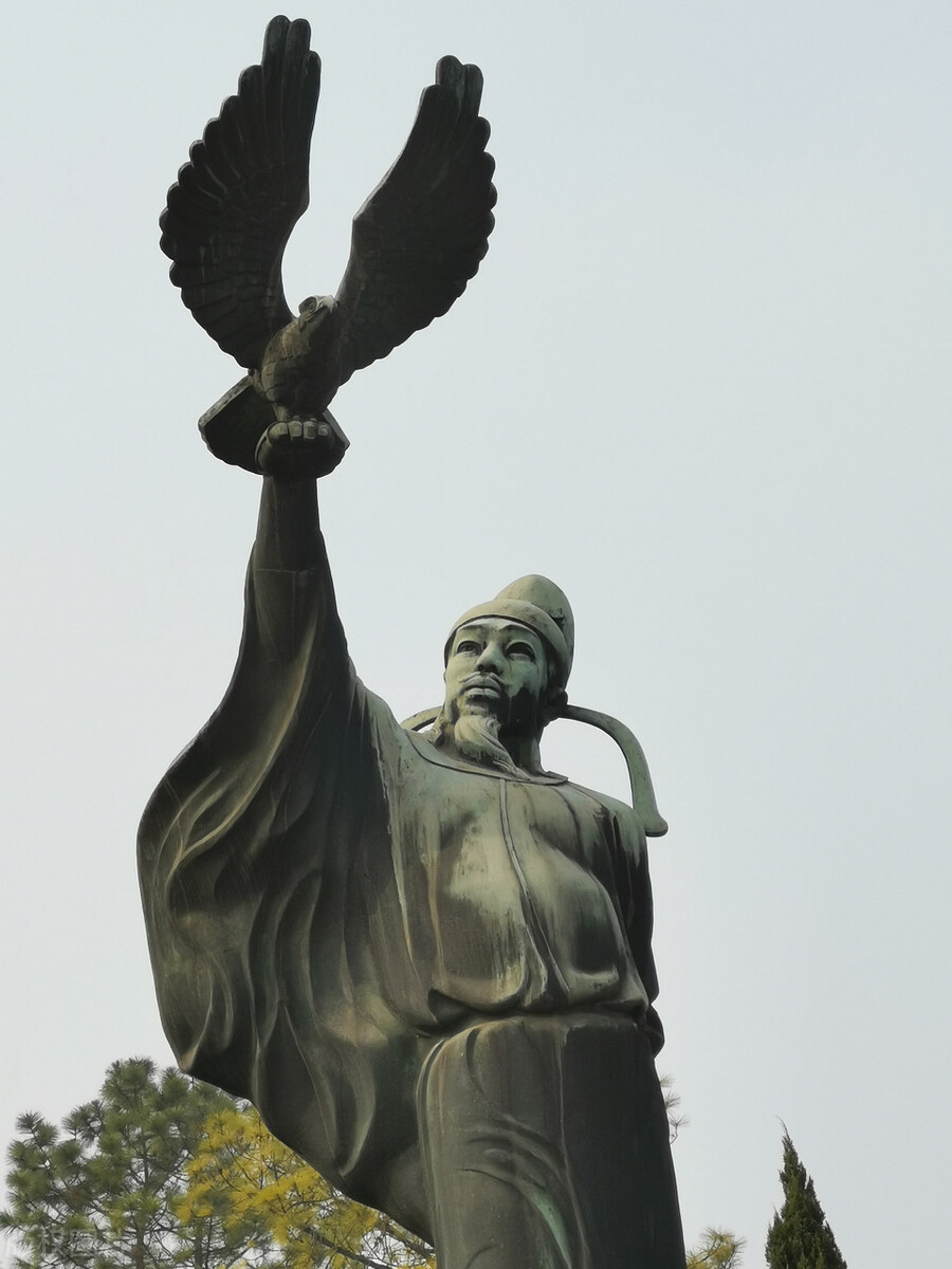 李白之死：诗仙晚年穷困潦倒，最终在安徽当涂县病逝，享年61岁。