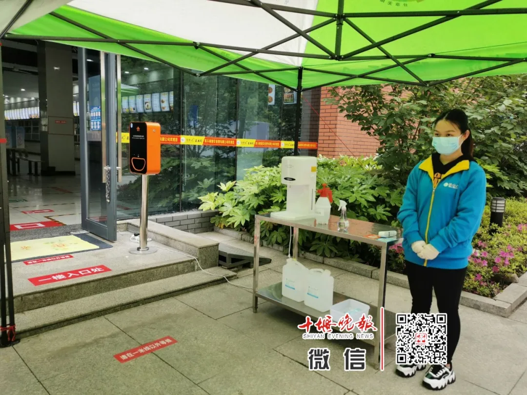 今天开学！刚刚在十堰这些学校拍下，这一幕等了太久