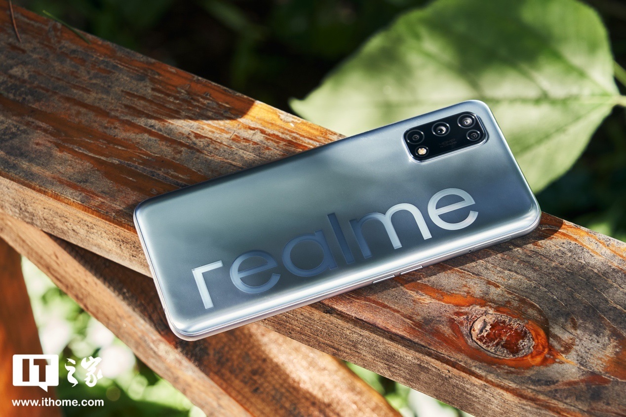 「IT之家评测室」5000mAh 电池 + 天玑 720，realme 真我 V5 评测