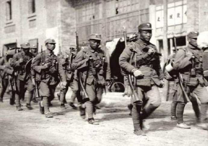 听闻儿子为国捐躯，母亲伤心欲绝，17年后北京来信：儿子接您入京