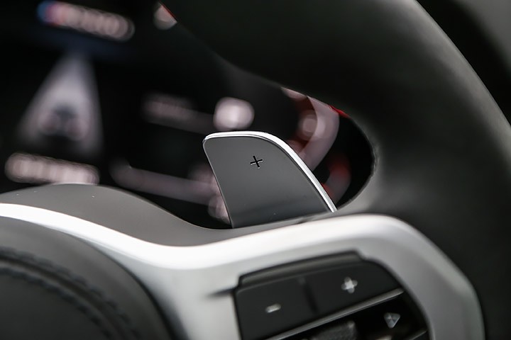 M5最害怕的亲兄弟？试驾宝马M550i xDrive