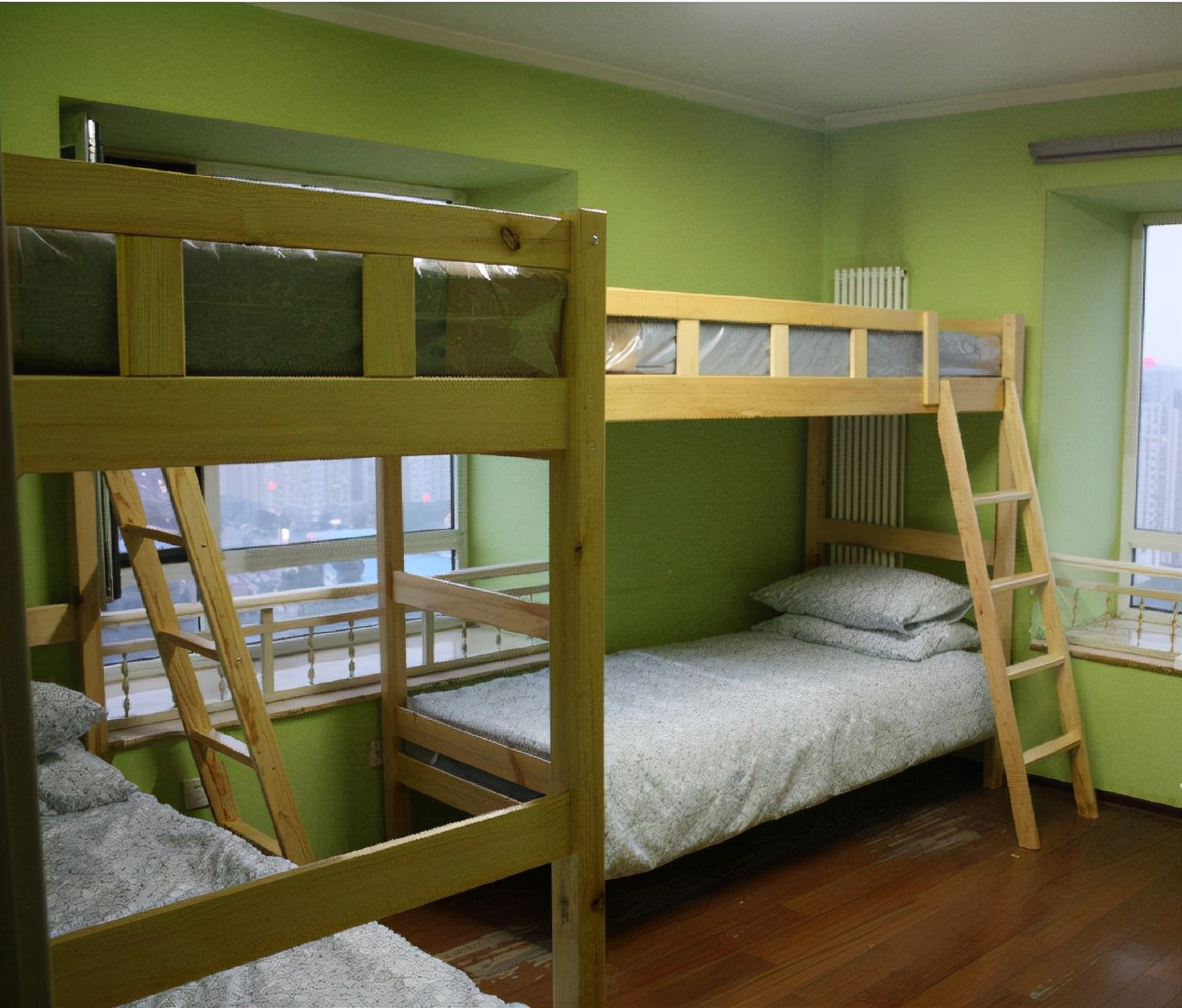 因住宿条件好而闻名的大学，一边休息一边吹海风，你羡慕了吗？