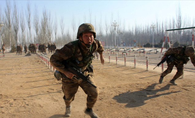 大学生想“考军校”和“考研”，大一去当兵比较合适，望周知