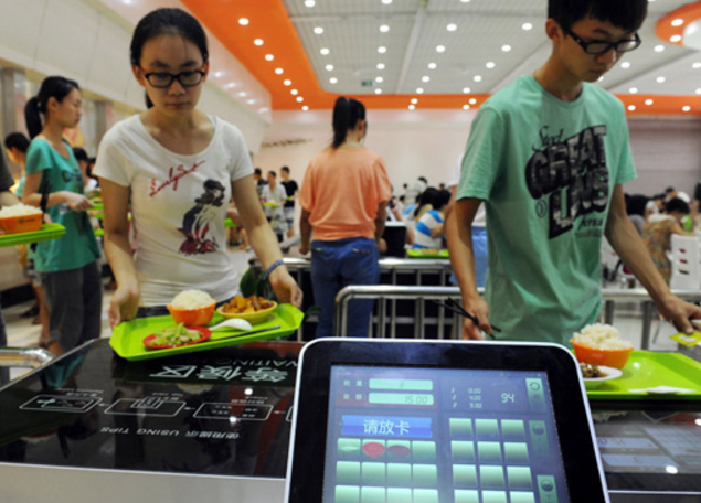 一个月生活费1200元有多穷？大学生真实开销曝出，少了是真不够用