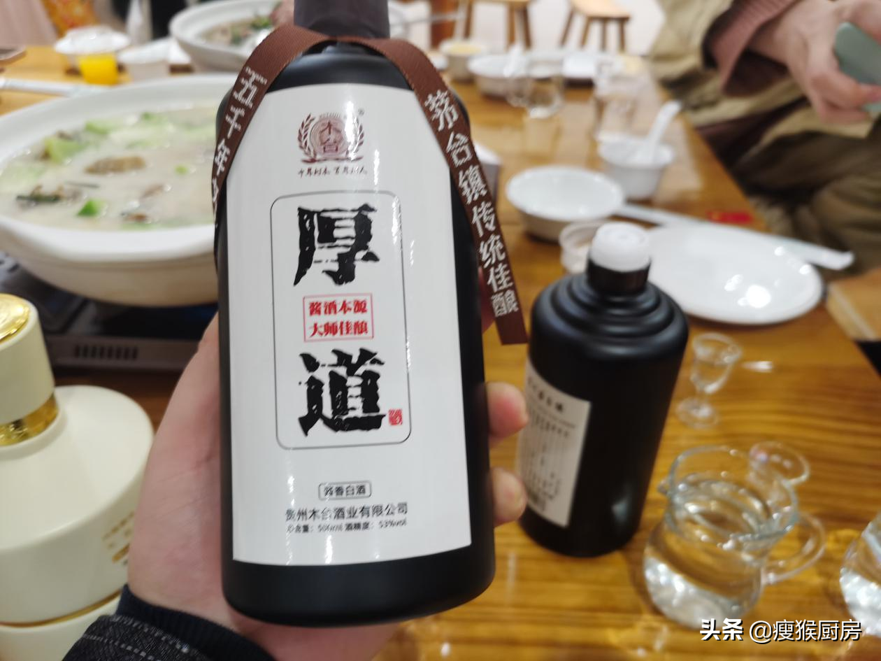 送礼好酒推荐（送礼五粮液哪款酒好）