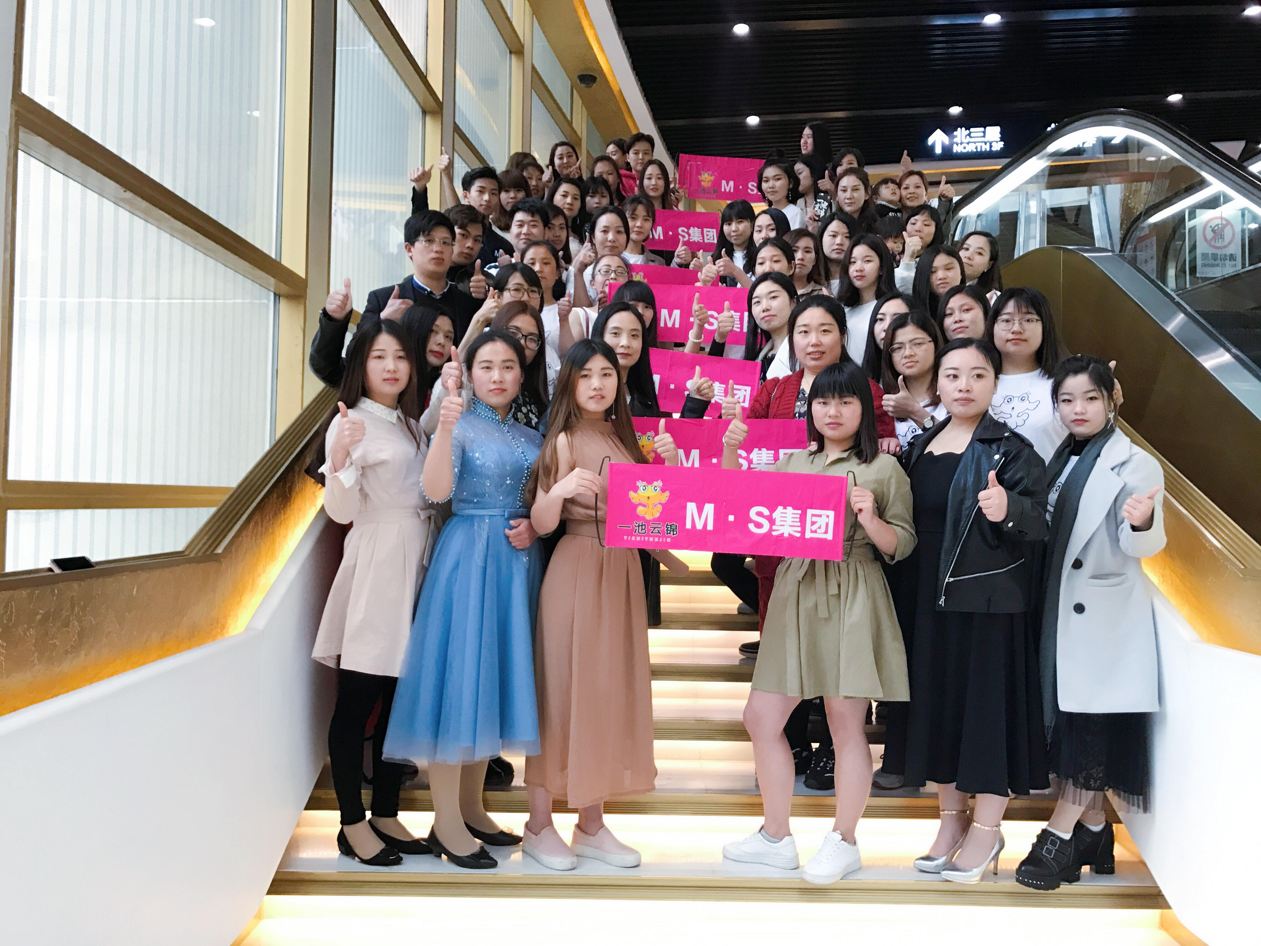 微商一年，我经历的起起落落落落落落落落