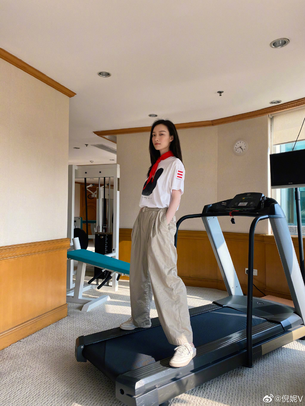 32岁倪妮气质真好，分享6个饮食习惯，网友：自律，难怪又美又瘦