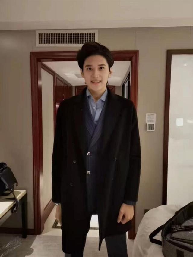 “学霸级校草”来了，身高1米92，双料第一，像极了偶像剧男主