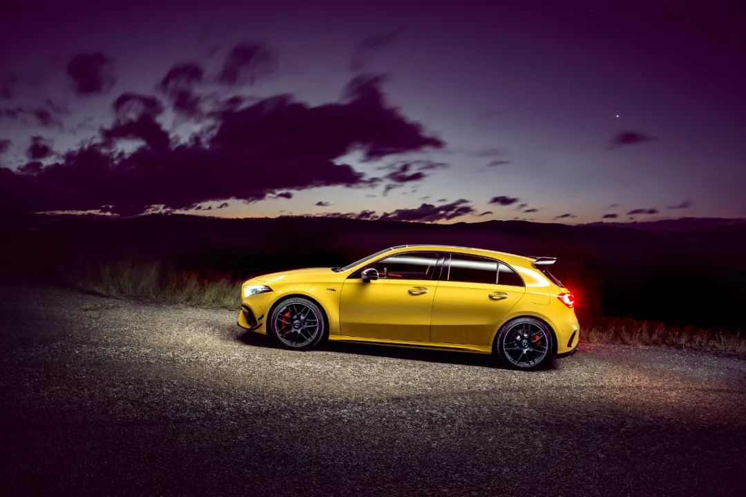 “漂移模式”已是高性能小钢炮的必备技能——RS 3 vs AMG A45 S