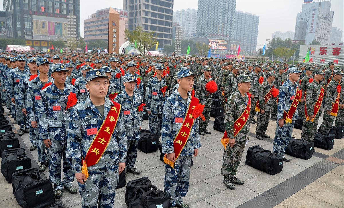 专科新生和高中生参军入伍，有3大共同点和4大区别，望周知