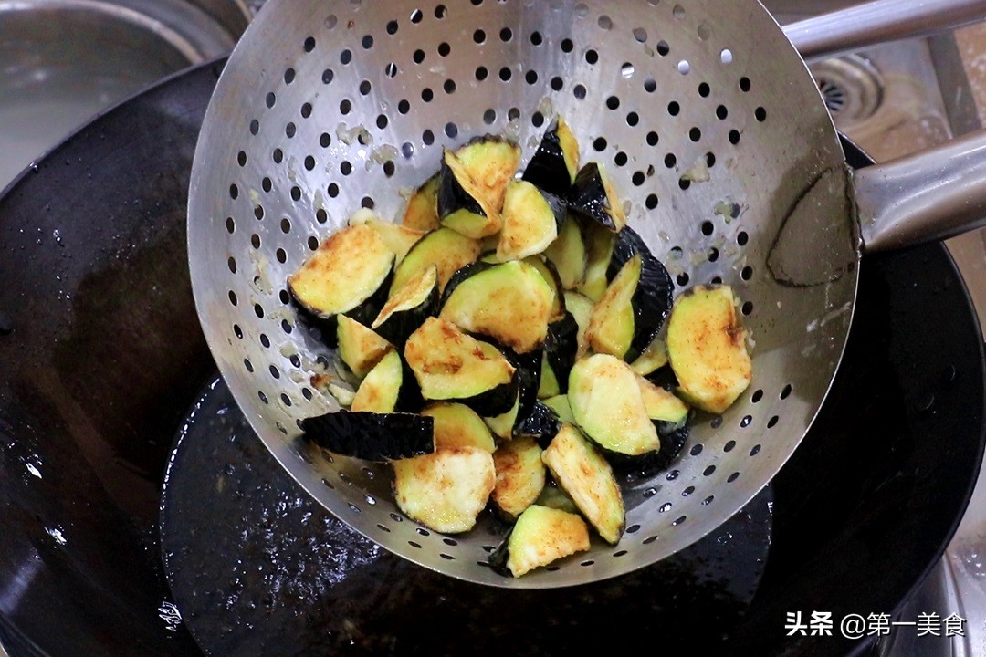 紅燒茄子怎么做好吃,紅燒茄子怎么做好吃 家常菜做法