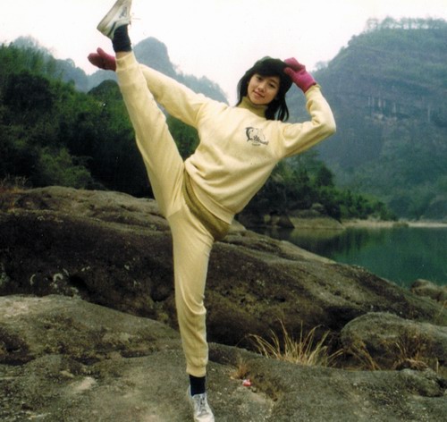翁虹的风月情史，从性感女神变为贤妻良母，靠美色征服了5个男人