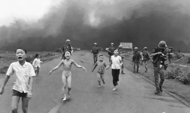 美国前国务卿鲍威尔去世,他的一生见证了“美国梦”的破碎