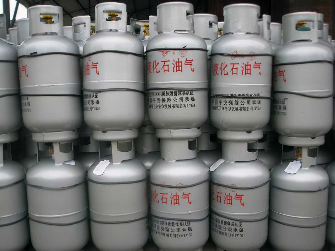 一罐煤气相当于161千克tnt!沈阳燃气大爆炸,威力为何会那么大?