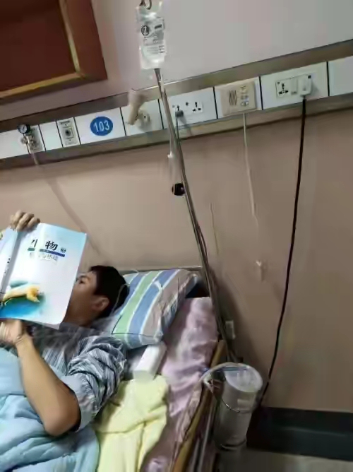 2021年安徽高考放榜日的众生百态，一幕幕直击人心