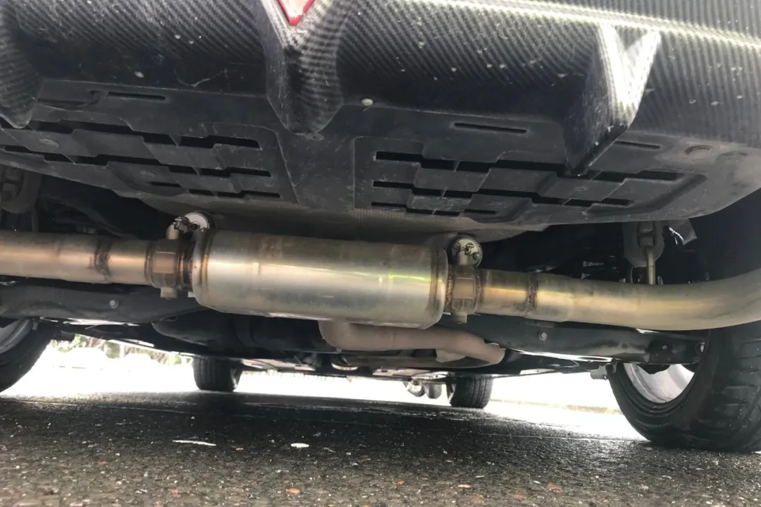 粤B兰博基尼飓风跑来珠海炸街，频发抖音被举报！交警全市布控！