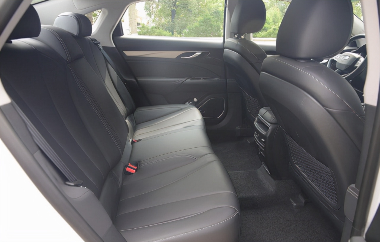 开过朋友的大众速腾，再开吉利博瑞，司机表示差距巨大