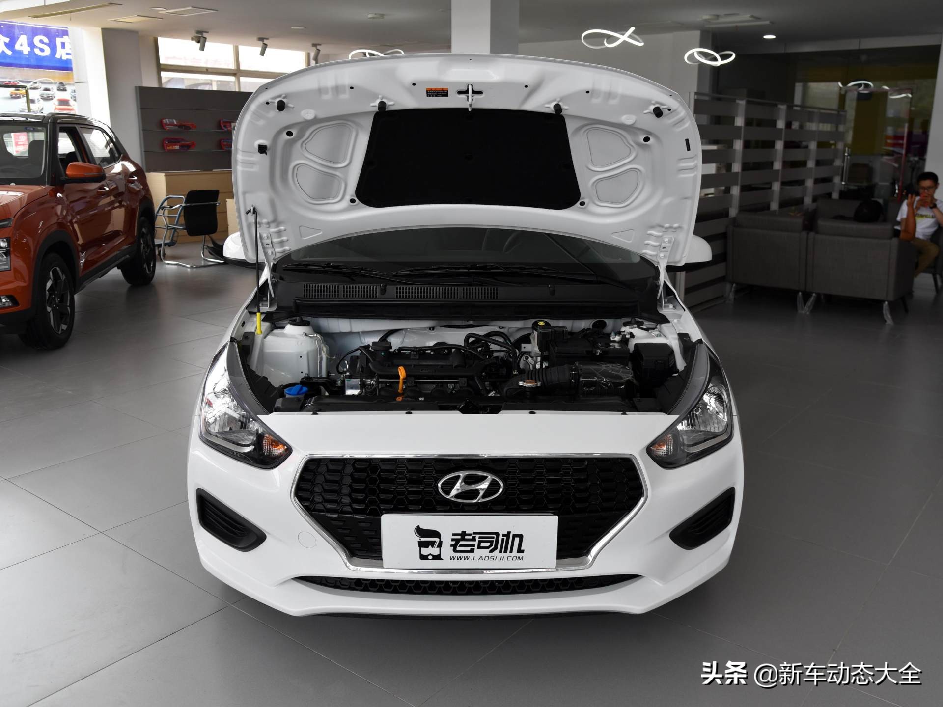 便宜好停车油耗极低，合资的三厢实用车5.1L油耗，实拍瑞纳