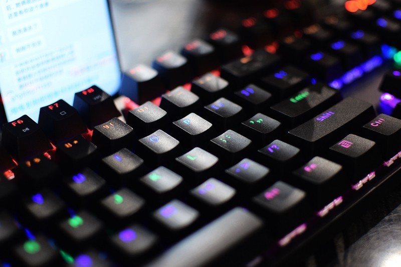 雷柏V500PRO多模版.有线/无线.背光游戏机械键盘