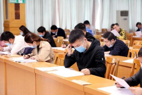 上了大学你就轻松了？期末考试就像仙女下凡渡劫，你挂过几科