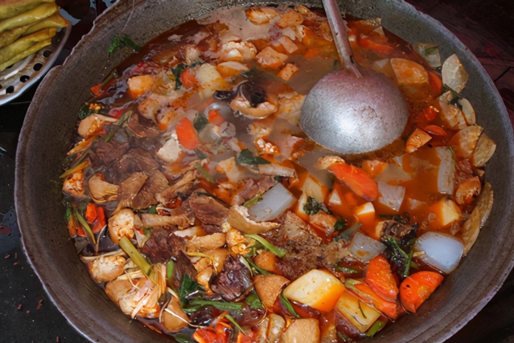 西宁被称为中国凉都,在西宁都有哪些比较有特色的小吃呢?