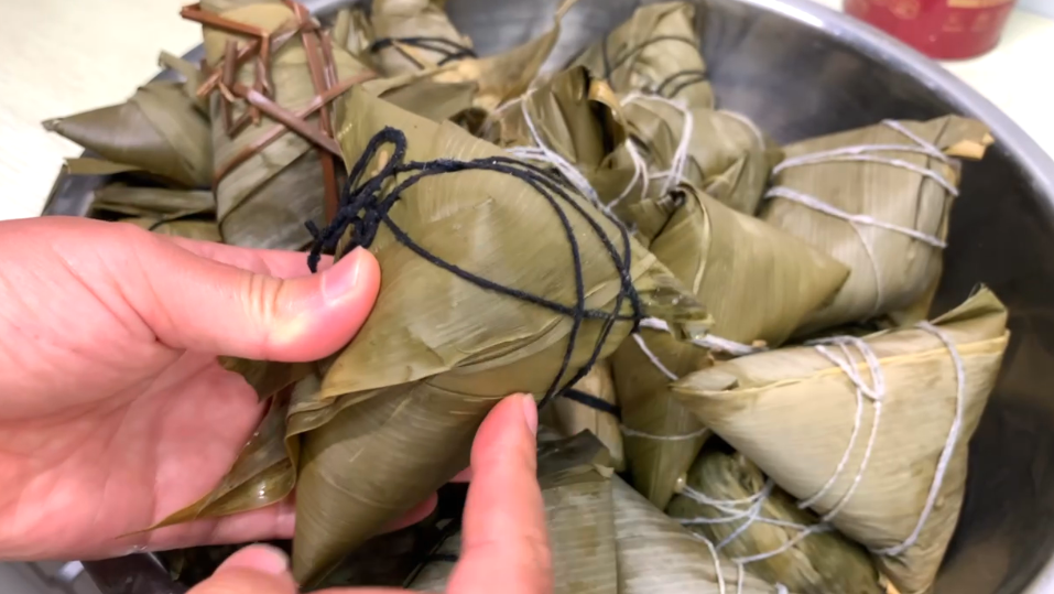 三角粽怎么包,三角粽怎么包慢動作