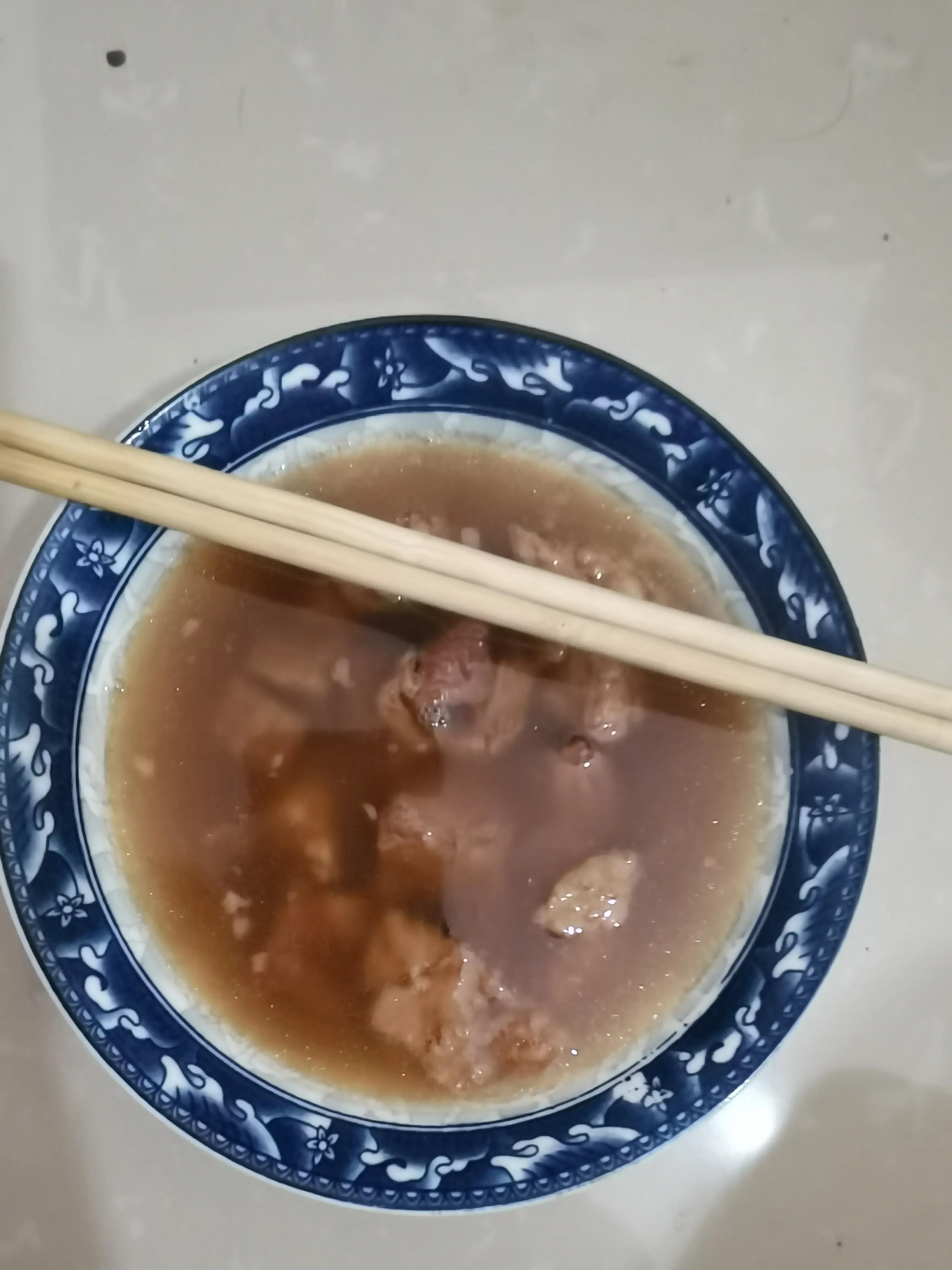 牛肉罐头哪个牌子的好吃（体验两款网红红烧牛肉罐头）