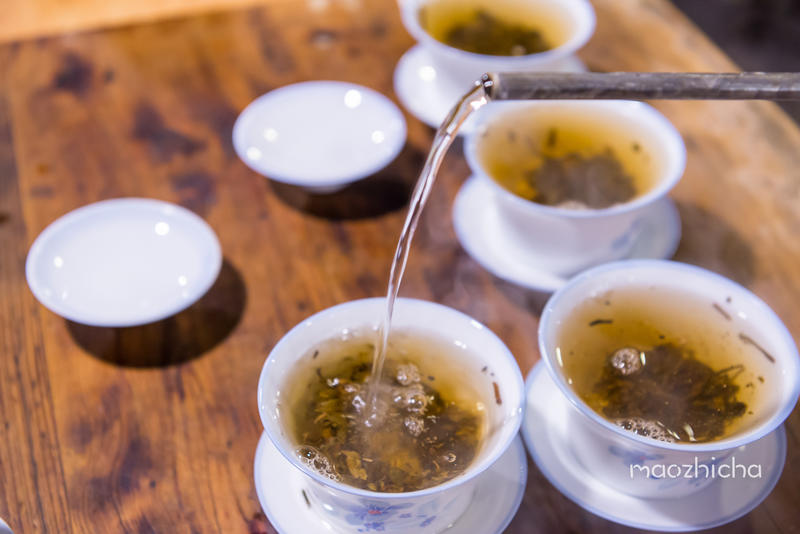 山城重庆，轻轨出行，玩转8D网红城市