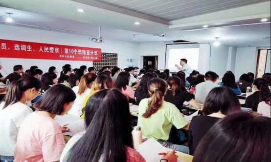 公务员出现“新变化”，工资将“大幅”提升，年薪有望突破30万