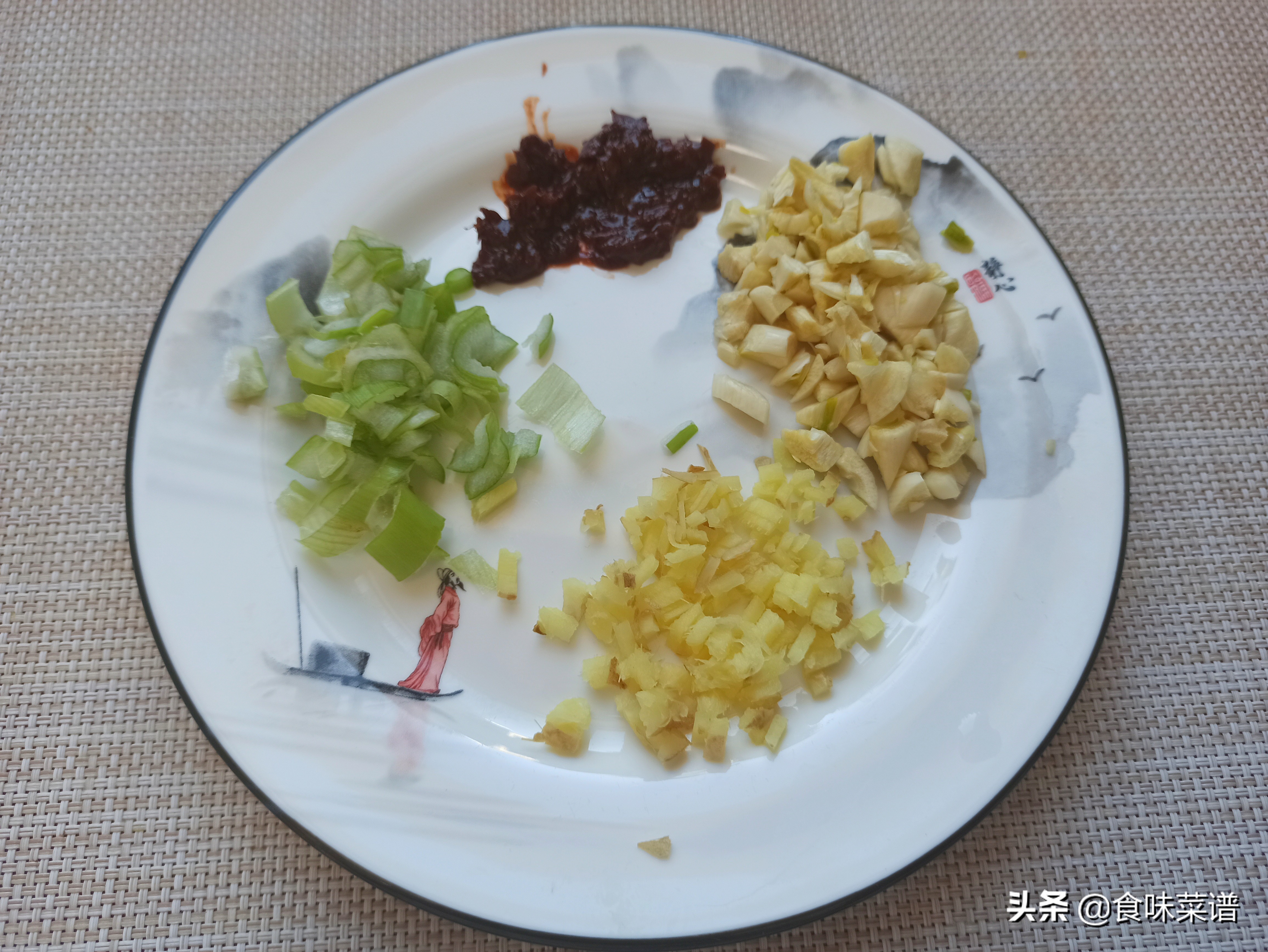 鱼香汁怎么调（万能鱼香汁的经典调配口诀）