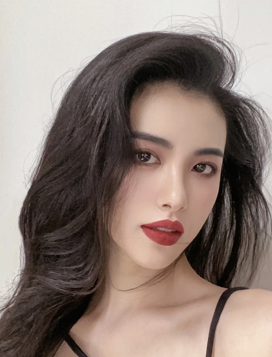 口红在精不在多，聪明的女人都会选择这4支，显白又耐看