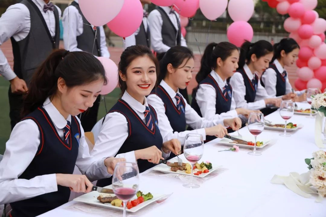 今日荐校 |成都航空旅游职业学校：因为专注，所以专业