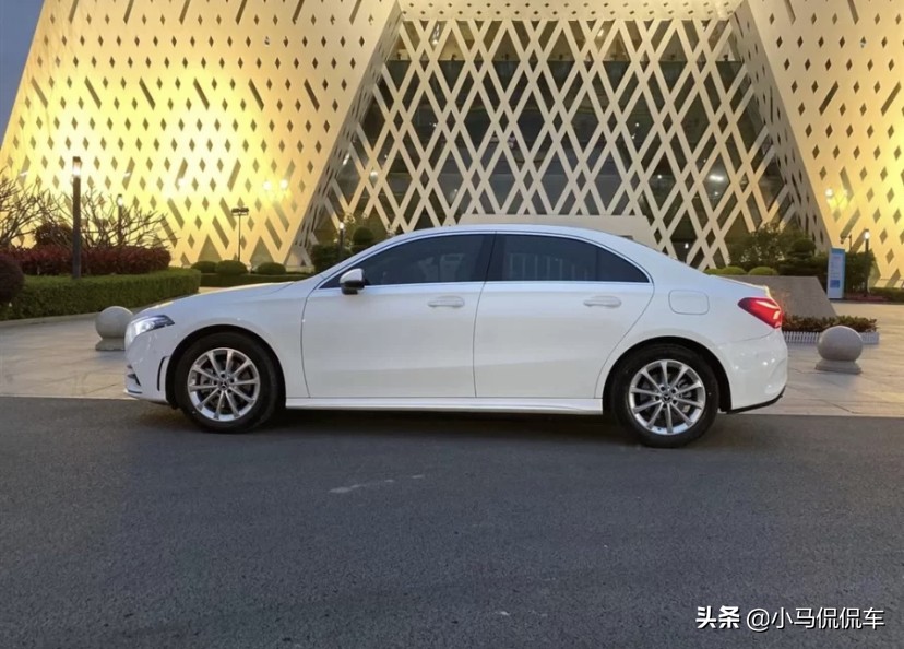 颜值就是正义，落地25万入手奔驰A级，小仙女的爱，直男们不懂