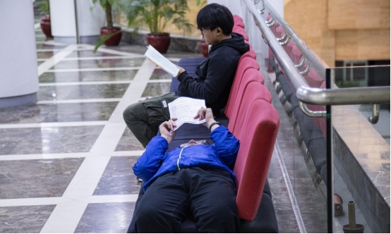 大学“毫无意义”的4件事，影响学习还浪费时间，学生最好避免