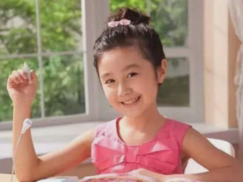 当年的“点读机女孩”已长大，考入211大学，网友：难怪说so easy