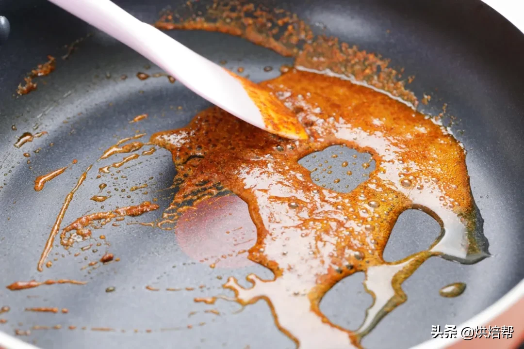 香肠仿制鱿鱼花，在家撸串也不错，鲜香麻爽停不下来