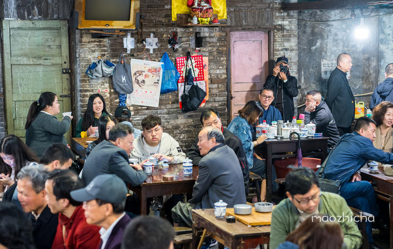 山城重庆，轻轨出行，玩转8D网红城市