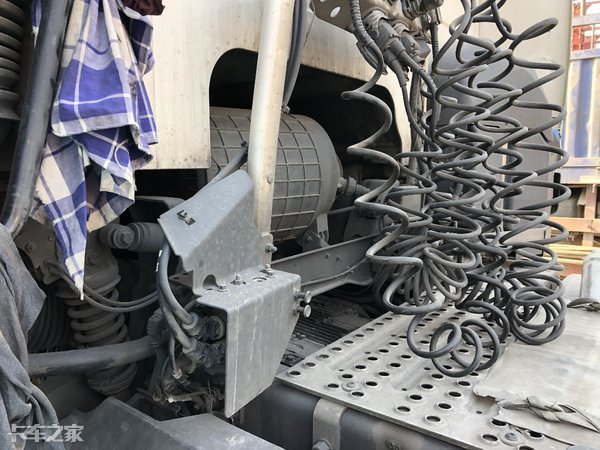 服役6年的沃尔沃FM牵引车，八成新却无人问津，令人唏嘘不已